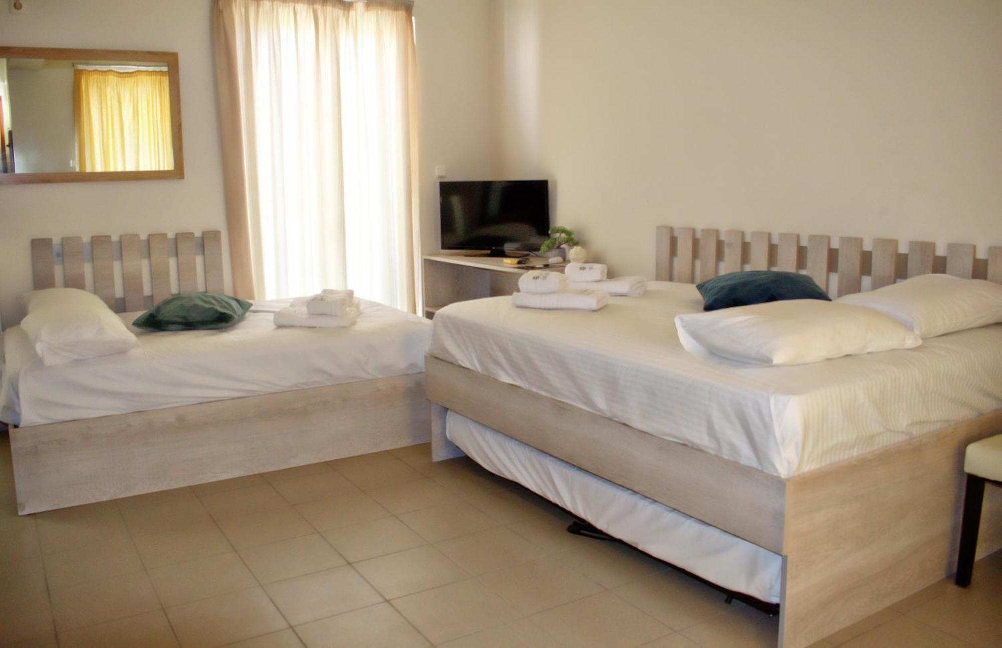 Helen - The Spartan Home Экстерьер фото